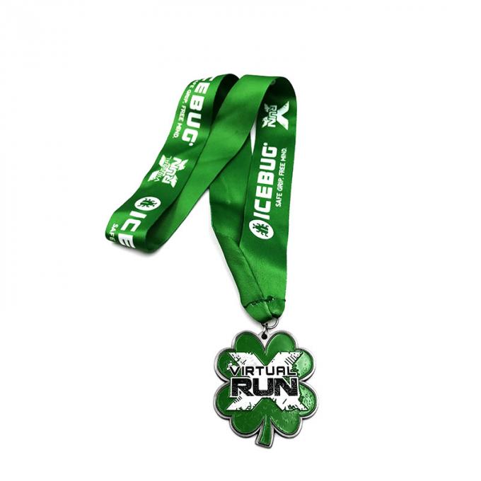 Créez la personnalisation en alliage de zinc courante virtuelle à simple face de médaille de trèfle à quatre feuilles