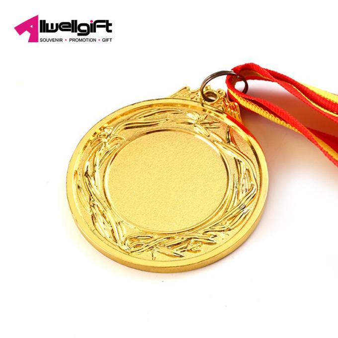 Médaille faite sur commande peinte créative fonctionnante de sports de relief par 3D de médaille de jeux en alliage de zinc de marathon de médaillon de récompense de sports des prix bon marché
