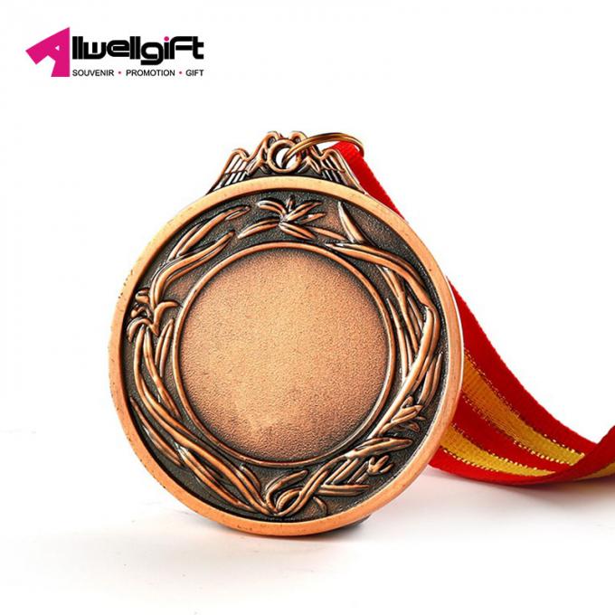 Médaille faite sur commande peinte créative fonctionnante de sports de relief par 3D de médaille de jeux en alliage de zinc de marathon de médaillon de récompense de sports des prix bon marché