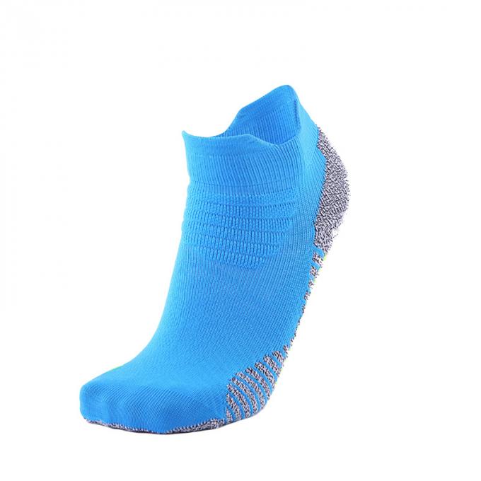 Le bas respirable de coton a coupé les chaussettes sportives pour les socquettes idéales de femmes et d'hommes pour courir, augmentant, séance d'entraînement, longues promenades