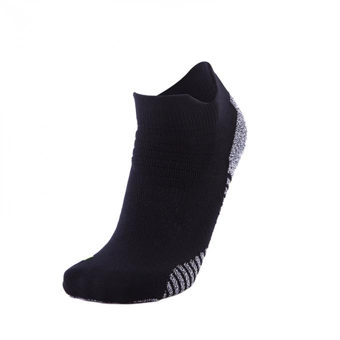 Le bas respirable de coton a coupé les chaussettes sportives pour les socquettes idéales de femmes et d'hommes pour courir, augmentant, séance d'entraînement, longues promenades