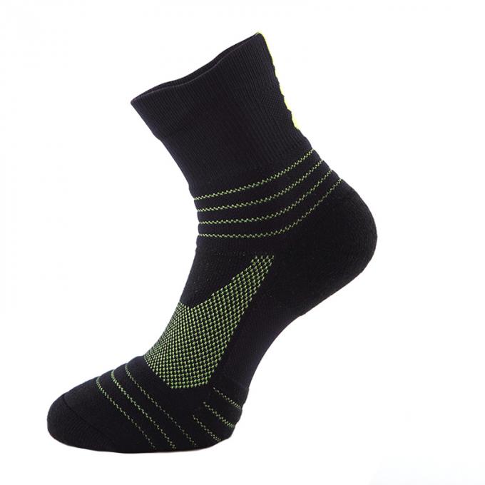 L'équipage confortable cogne les chaussettes respirables extérieures Customize de basket-ball de sports permise pour les hommes