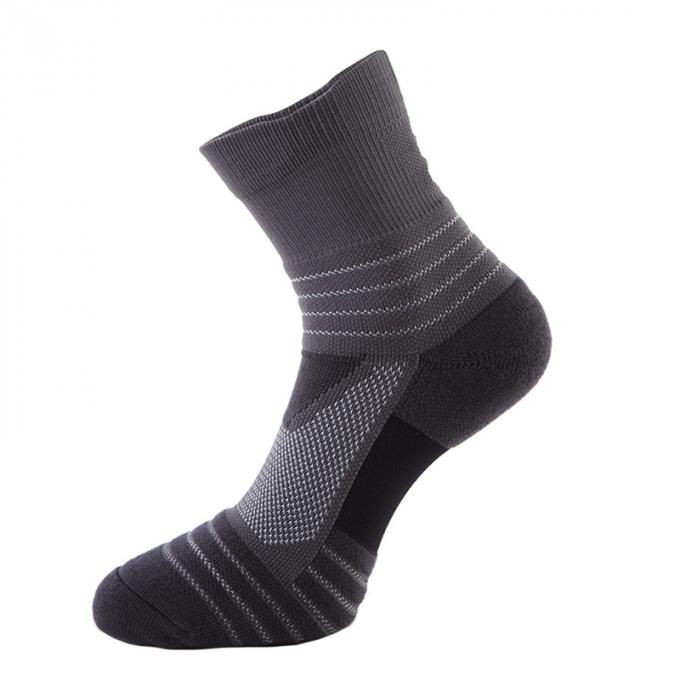 L'équipage confortable cogne les chaussettes respirables extérieures Customize de basket-ball de sports permise pour les hommes