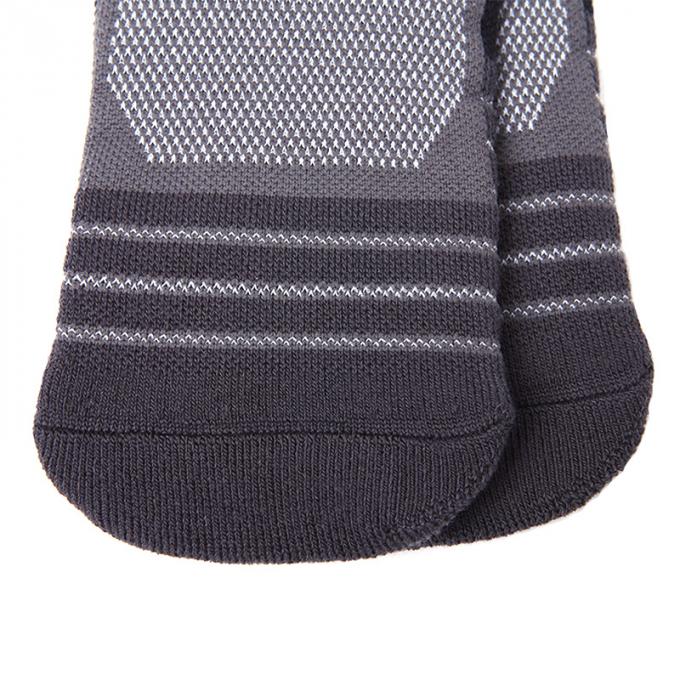 L'équipage confortable cogne les chaussettes respirables extérieures Customize de basket-ball de sports permise pour les hommes