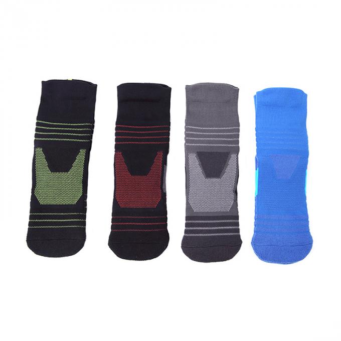 L'équipage confortable cogne les chaussettes respirables extérieures Customize de basket-ball de sports permise pour les hommes