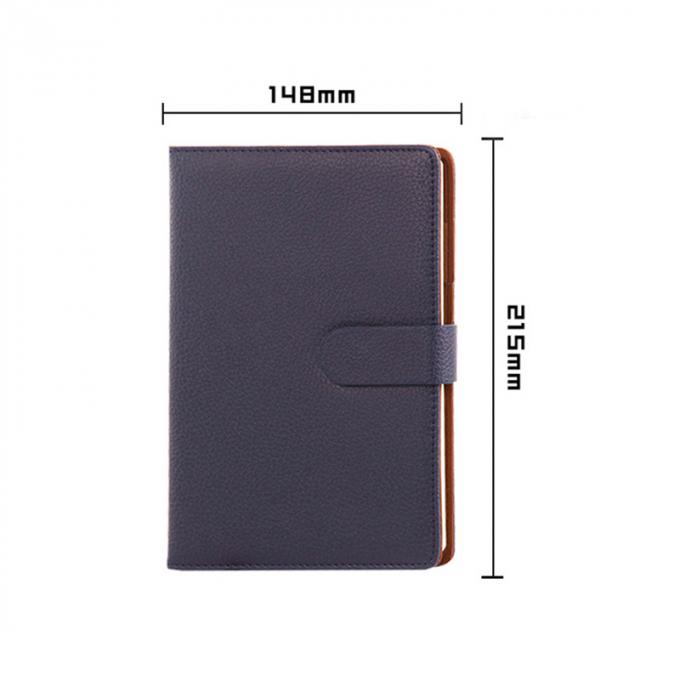 Le journal intime portatif d'unité centrale de cadeau d'affaires a gravé le carnet en refief A5 avec l'ensemble de stylo