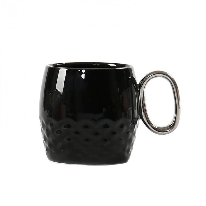 Le café en céramique drôle attaque l'ananas de porcelaine forment les tasses blanches noires de tasse avec de l'or manipulent le souvenir promotionnel plaqué de voyage